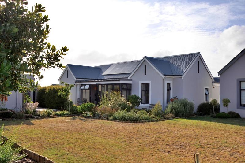 3 Bedroom Property for Sale in Stilbaai Wes Western Cape